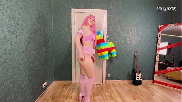 Nonton Pervert Girl Zero Two Breaks Pinata, Gets Naked And Talks Dirty To You thumbnail