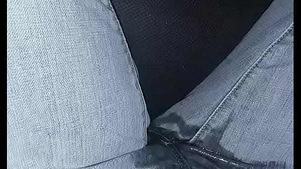 運転中に我慢できなくておしっこを漏らしてしまいました