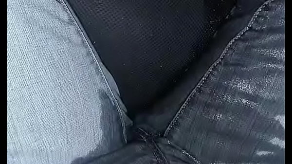 運転中に我慢できなくておしっこを漏らしてしまいました