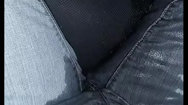 運転中に我慢できなくておしっこを漏らしてしまいました 