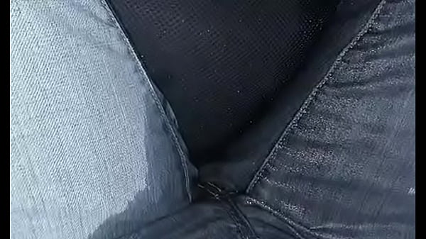 運転中に我慢できなくておしっこを漏らしてしまいました