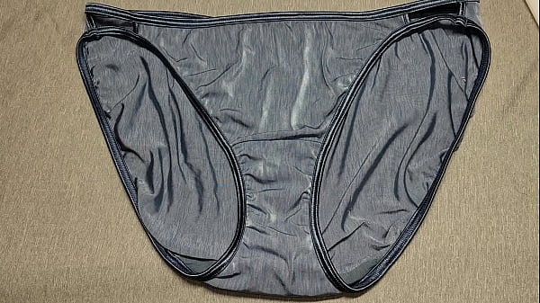 Me corrísobre el panty_azul usado de mimejor amiga