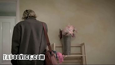 Nonton Horny Stepsister Puts Pickle Up Her Ass And Seduce Stepbrother Into Anal thumbnail