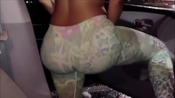 Phat Twerk In Car