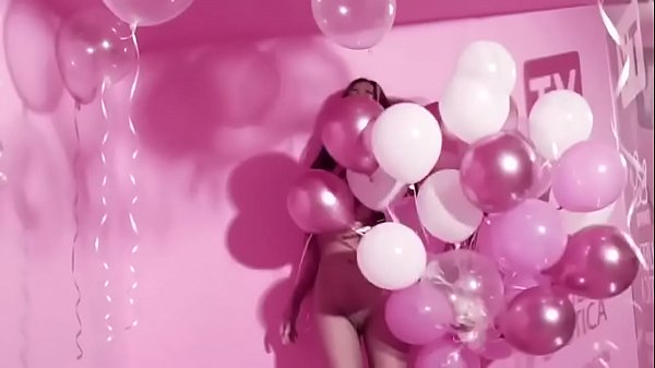 Play MP4 - 'DIRTY & NAKED' Poonam Pandey New Video 720P