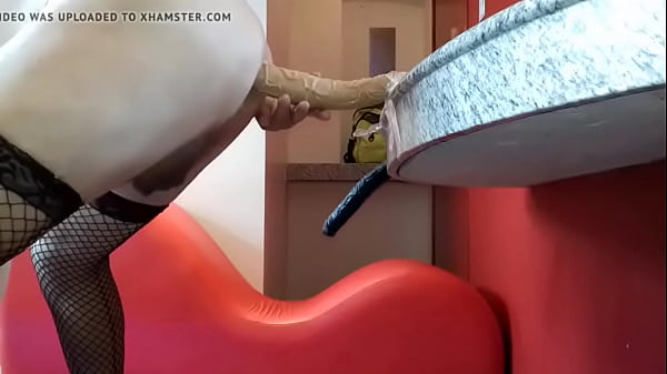 Play MP4 - big dildo in my ass