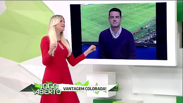 Renata fan jogo aberto decote sexy glamuroso vermelho renata fan mostra aos seus telespectadores do programa como ela faz pra ficar bem gostosa todos os dias 