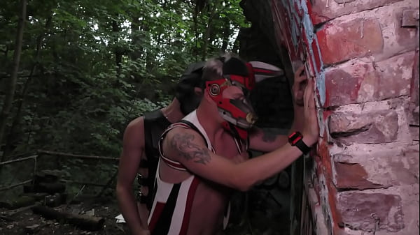 Leather Men Outdoor Fuck thumbnail