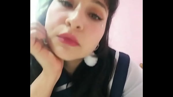 Nonton Mina Chilena Que Vende Sus Fotos Por Grinder thumbnail