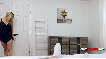 Nonton Stepmom Hands Him The Vibrator Remote For Payoff thumbnail