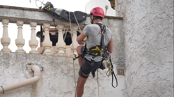 Nonton Maya Se Fait Baiser Pas Ses Ouvriers. thumbnail