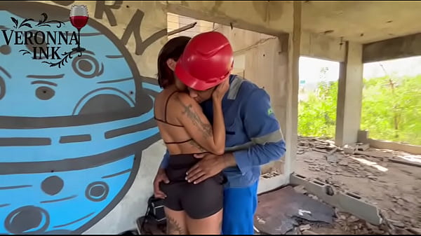 Meu marido me_cedeu para o amigo na obra 1