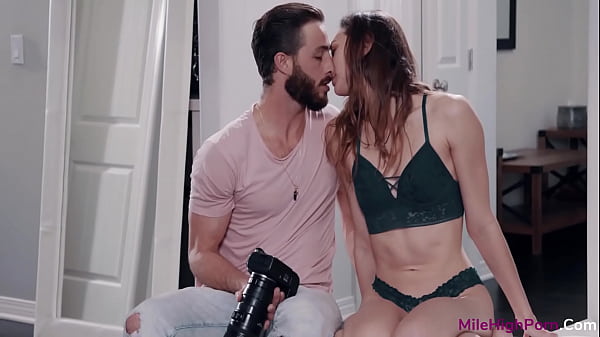 Play MP4 - Andi Rose In New Step Sibling Stories Scene 3