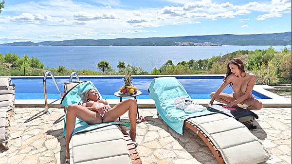 Play MP4 - Poolside Exploration Chapter 1&colon; Bi BFFs Shalina Devine And Olivia del Rio Share A Strap On GP3287