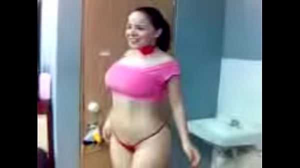 colegiala muestra tetas por dinero a un amigo 