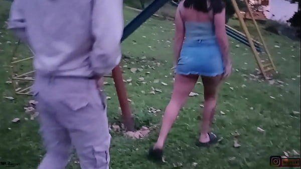 Hermanastros Cachondos Tienen Sexo Duro Al Aire Libre En La Finca De Sus Padrastros thumbnail