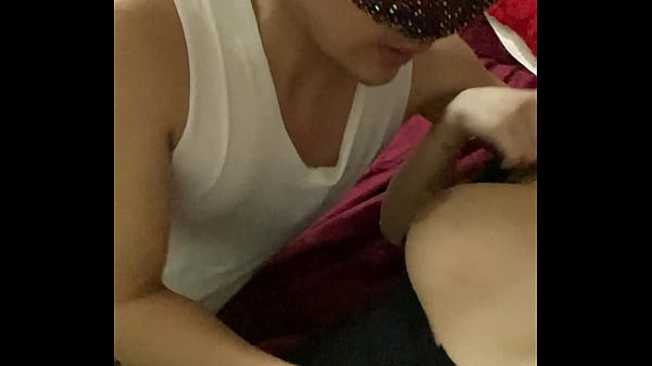 C&ocirc; n&agrave;ng đ&aacute;ng y&ecirc;u c&ugrave;ng bạn trai l&agrave;m t&igrave;nh 