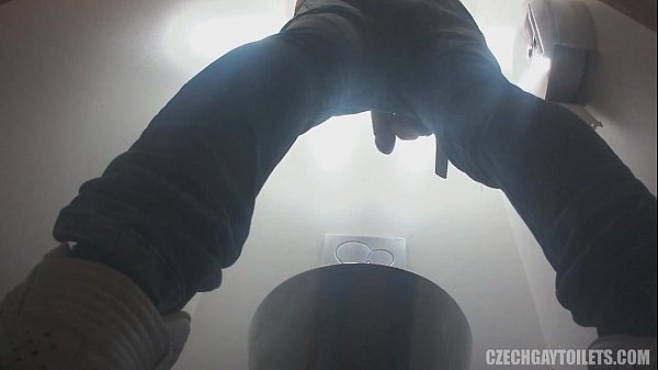 Play MP4 - Boys secretly filmed in a public toilet