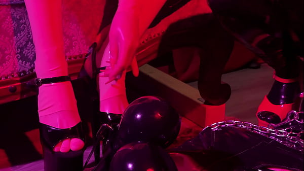 Nonton Rubber And Ava Fetishart Give Perv A Latex Footjob - Part 1 thumbnail