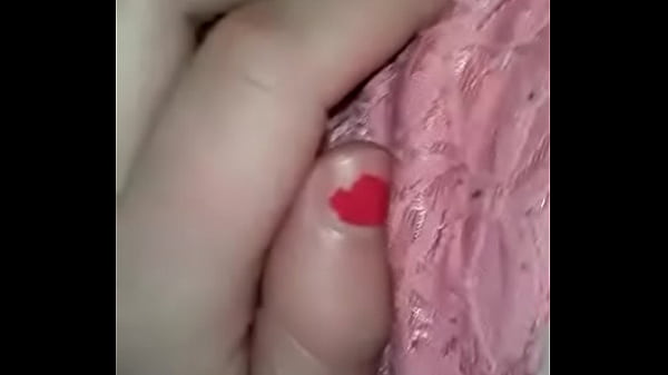 Te muestro mis nalgas profundamente 