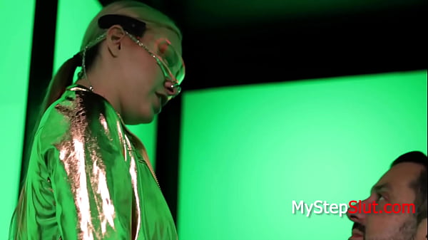 Fall out shelter blowjob by stepdaughter 