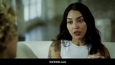 Unexpected online how i fell for a deceptive profile featuring the enchanting kayla paige can believe got catfished starring kayla