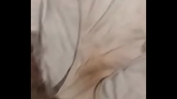 Oliendo las bragas usadas 