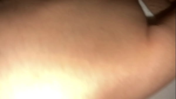 me froto_y meto dedo en mi coño_gordo porque ya_no aguantaba la_calentura