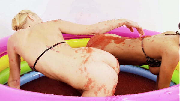 Chloe_Conrad And LeilaBee Masturbate_In A Pool Of Strawberry_Jelly