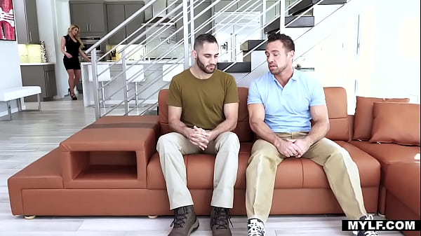 Play MP4 - Busty MILF Phoenix Marie takes 2 giant cocks