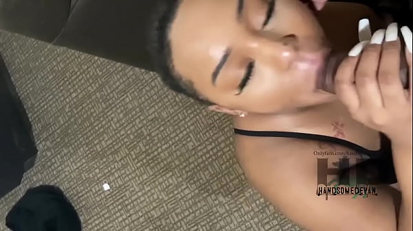 Play MP4 - Handsomedevan meets juicy bbw Instagram model in hotel lobby