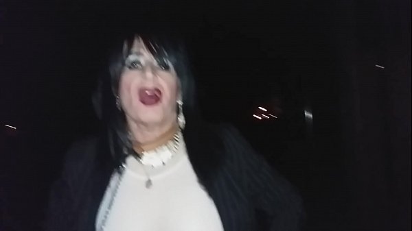 Play MP4 - milf arabe trait&eacute;e comme une chienne