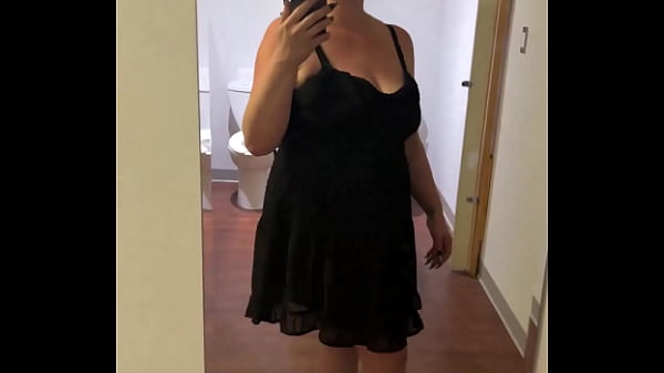 My youngest cousin is getting married in oct we had a little party so i wore one of my fav dresses and did some light ma 