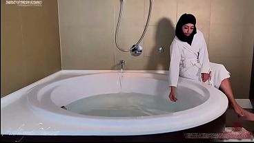 Nonton Shadow Pounds Aaliyah&rsquo;s Pussy On Hotel Bed Till She Squirts!! thumbnail