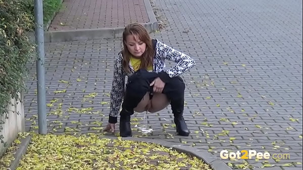 Eurobabe Enjoy Squatting In The Street To Piss thumbnail