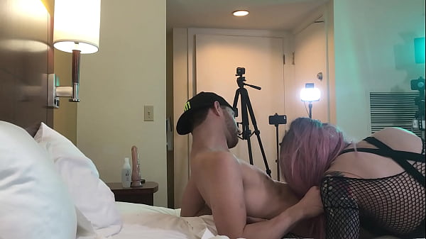 Hot Goth TS Sucks Cock