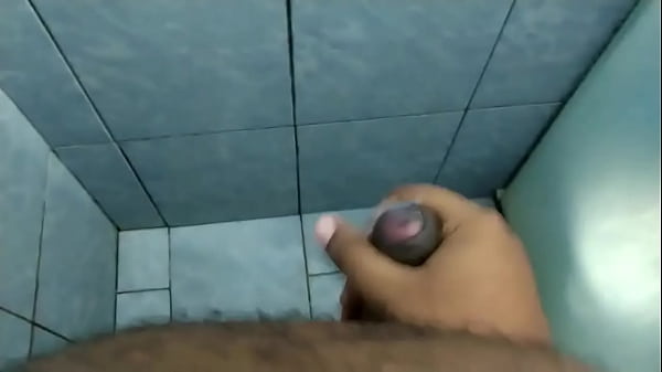 ESPORRADA FORTE NO BANHEIRO, V&Aacute;RIOS JATOS DE PORRA. 