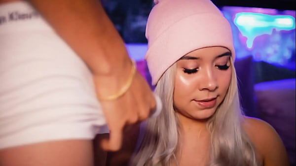 Nonton Blonde With An Innocent Face Is Not Afraid To Show What A Slut She Is With A Cock In Her Mouth thumbnail