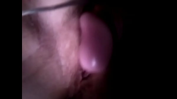 Amateur Wife_using vibrator_upclose