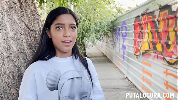 Play MP4 - Caught to sexy latina