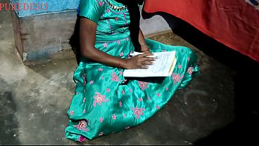 Nonton Desi Bhabhi Reading Book Fuck Her Teacher thumbnail