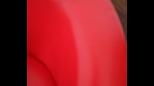 Play MP4 - A cadela insaci&aacute;vel brinca com ela como se nunca tivesse visto um pau e p&otilde;e tudo nela&period;