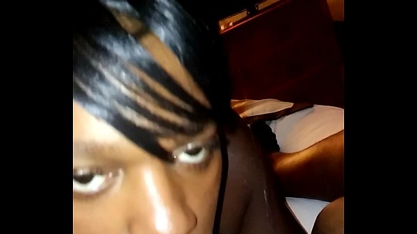 Play MP4 - Loving my lips