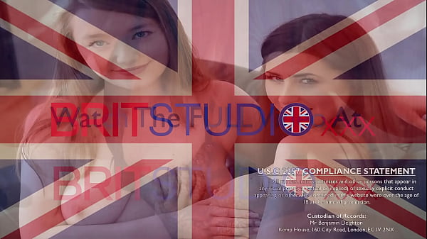 Gorgeous readhead makes herself cum