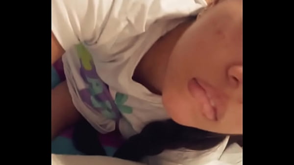 فضيحة الشرموطة المصرية المتناكة تتناك من خطيبها و الحاجة قاعدة بره كسم زبك بيوجع اووووى قطعتلى الكلوت thumbnail