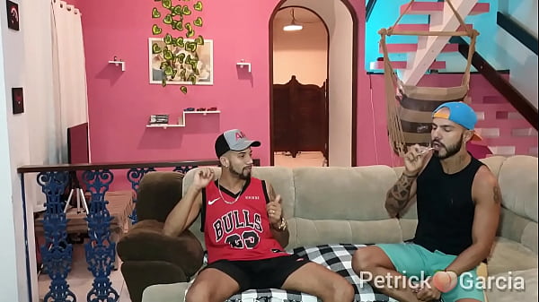 Cafu&ccedil;u Pede Cigarro E Ganha Ch&aacute; De Cu thumbnail