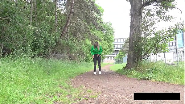 Nonton Piss Relief For Naomi thumbnail