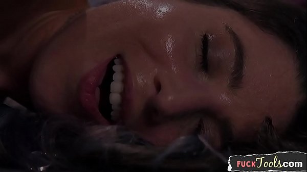 Machine beauty_spreading her legs in_closeup