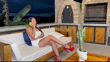 Nonton Latin Milf Takes A Huge Helping Of Bbc, And The Chef Gives Her A Load For Dessert thumbnail