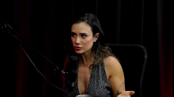 Sempre foi exibida, &eacute; sensual na internet, aproveitou todas as oportunidades, e o Teste de Fidelidade... - Taluane Boom (WATCH ON: SHEER/RED) 